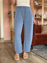 Load image into Gallery viewer, kinsey light denim barrel sweatpants