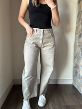 Load image into Gallery viewer, stone cotton barrel jeans