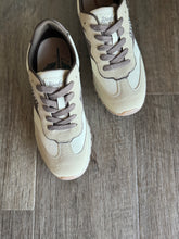 Load image into Gallery viewer, blowfish cream + chocolate sneaker