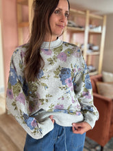 Load image into Gallery viewer, louise floral sweatshirt
