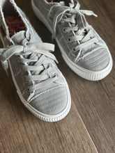 Load image into Gallery viewer, blowfish grey lace-up sneakers