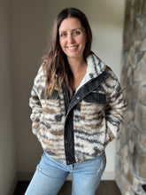 Load image into Gallery viewer, cream+brown sherpa jacket with black denim detailing