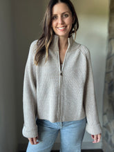 Load image into Gallery viewer, natural two-tone zip-up cardigan