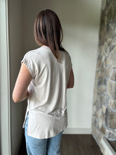 Load image into Gallery viewer, stone modal favorite v-neck top