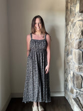 Load image into Gallery viewer, midnight ditsy floral dress