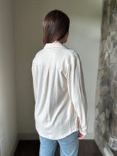 Load image into Gallery viewer, ultra soft ivory button down flannel