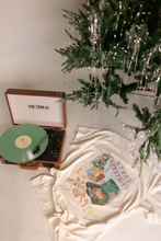 Load image into Gallery viewer, a merry vintage christmas tee
