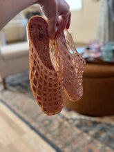 Load image into Gallery viewer, natural jelly mesh slip-on sandal