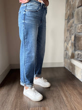 Load image into Gallery viewer, midrise ankle boyfriend cuff jeans