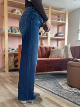 Load image into Gallery viewer, hidden date night dark wash denim
