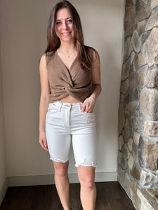 judy blue ecru bermuda shorts with khaki stitching