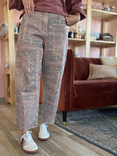 Load image into Gallery viewer, vintage tile barrel pants
