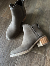 Load image into Gallery viewer, TOMS canteen hailey ankle boot