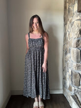 Load image into Gallery viewer, midnight ditsy floral dress
