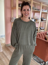 Load image into Gallery viewer, vintage olive ribbed pants