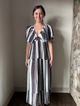 Load image into Gallery viewer, black + white maxi dress