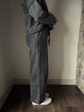 Load image into Gallery viewer, black mineral washed pant