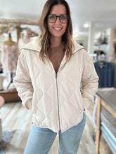 Load image into Gallery viewer, ecru ribbed collar quilted jacket