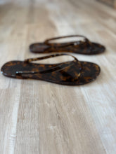 Load image into Gallery viewer, tortoise jelly flip-flops