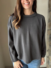 Load image into Gallery viewer, charcoal ribbed long sleeve pullover