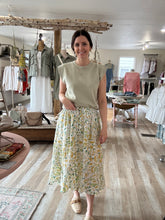 Load image into Gallery viewer, ivory green floral button midi skirt