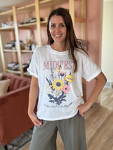 Load image into Gallery viewer, midwest flowers vintage tee