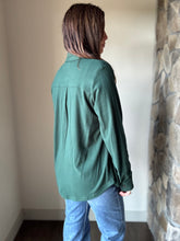 Load image into Gallery viewer, ultra soft hunter green button down flannel
