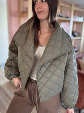 Load image into Gallery viewer, olive quilted cropped jacket