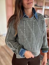 Load image into Gallery viewer, 90s cropped denim shirt