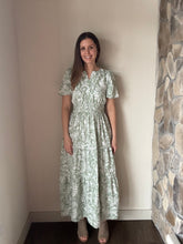 Load image into Gallery viewer, green floral short sleeve maxi dress