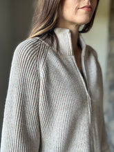 Load image into Gallery viewer, natural two-tone zip-up cardigan