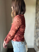 Load image into Gallery viewer, cinnamon floral mesh top