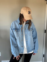 Load image into Gallery viewer, oversized light boyfriend denim jacket