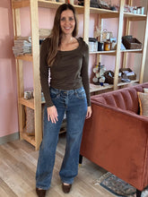Load image into Gallery viewer, classic mid-rise straight leg denim