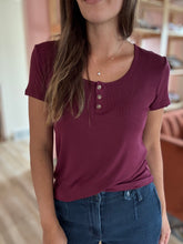 Load image into Gallery viewer, evanore zinfandel henley top
