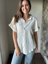 Load image into Gallery viewer, oatmeal short sleeve button down top