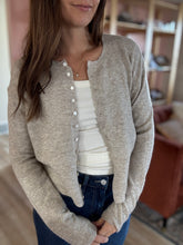 Load image into Gallery viewer, heathered oat button cardigan