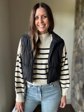Load image into Gallery viewer, black puffer vest
