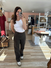 Load image into Gallery viewer, hidden brown cheetah straight leg denim