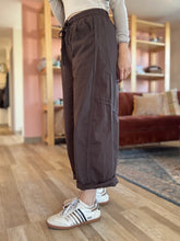Load image into Gallery viewer, errand day espresso cotton barrel pants
