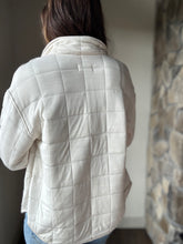Load image into Gallery viewer, soft cream quilted jacket