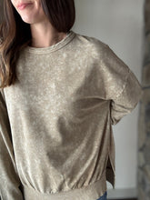 Load image into Gallery viewer, mocha mineral washed pullover