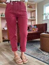 Load image into Gallery viewer, judy blue vintage red weekender pants