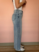 Load image into Gallery viewer, hidden medium light high waist cropped wide leg jeans