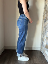 Load image into Gallery viewer, dark wash high rise straight