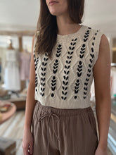 Load image into Gallery viewer, oatmeal+black chunky stitch vest