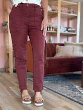 Load image into Gallery viewer, judy blue maple weekender pants