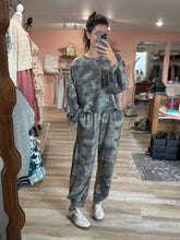 Load image into Gallery viewer, soft comfy camo tie pants