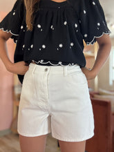 Load image into Gallery viewer, roller white denim shorts
