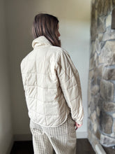Load image into Gallery viewer, khaki quilted puffer